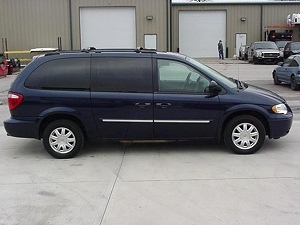 2005 CHRYSLER TOWN AND COUNTRY STOW N GO