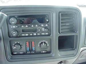 2004 CHEVY TAHOE LS