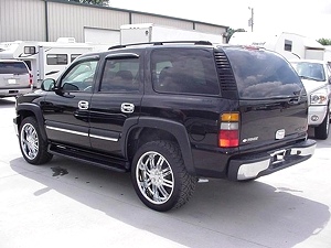 2004 CHEVY TAHOE LS