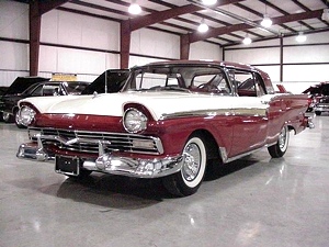 1957 FORD FAIRLANE 500 SKYLINER