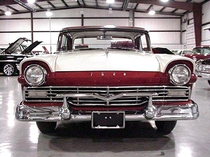 1957 FORD FAIRLANE 500 SKYLINER