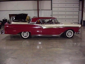 1957 FORD FAIRLANE 500 SKYLINER