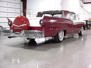 1957 FORD FAIRLANE 500 SKYLINER