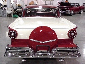 1957 FORD FAIRLANE 500 SKYLINER