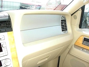 2007 LINCOLN NAVIGATOR (Sale Pending)