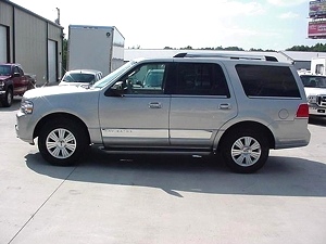 2007 LINCOLN NAVIGATOR (Sale Pending)