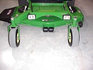 JOHN DEERE 777 Z-TURN MOWER