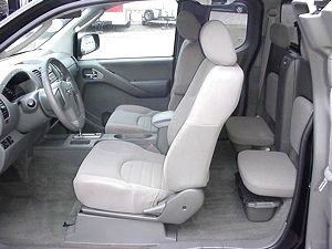 2006 NISSAN FRONTIER XE
