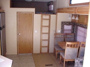 2006 CARRIAGE C-FORCE TOY HAULER