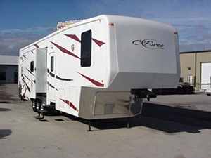 2006 CARRIAGE C-FORCE TOY HAULER