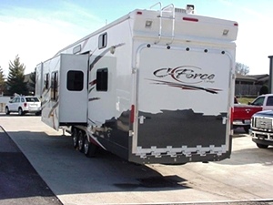 2006 CARRIAGE C-FORCE TOY HAULER