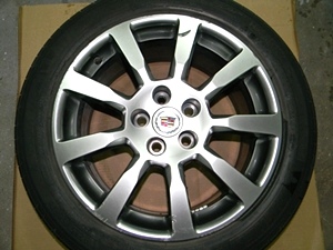 2009 CADILLAC CTS WHEELS AND TIRES