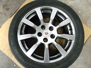 2009 CADILLAC CTS WHEELS AND TIRES
