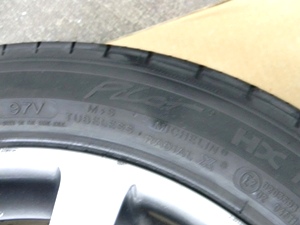 2009 CADILLAC CTS WHEELS AND TIRES