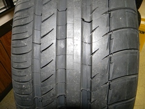 2010 CADILLAC CTS POLISHED WHEELS AND TIRES