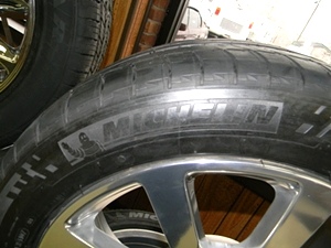 2010 CADILLAC CTS POLISHED WHEELS AND TIRES