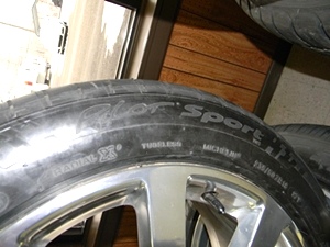 2010 CADILLAC CTS POLISHED WHEELS AND TIRES