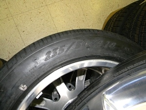 2010 CADILLAC CTS POLISHED WHEELS AND TIRES