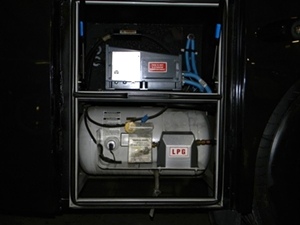 2006 TSUNAMI 4104QS BY FOREST RIVER