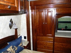 2006 TSUNAMI 4104QS BY FOREST RIVER