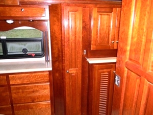 2006 TSUNAMI 4104QS BY FOREST RIVER