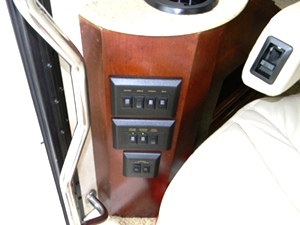 2006 TSUNAMI 4104QS BY FOREST RIVER
