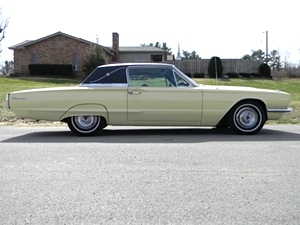 1966 FORD THUNDERBIRD