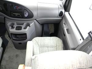 2003 WINNEBAGO MINNIE C-CLASS