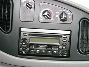 2003 WINNEBAGO MINNIE C-CLASS