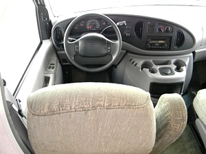2003 WINNEBAGO MINNIE C-CLASS