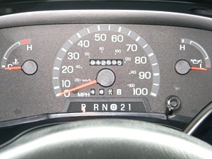 2003 WINNEBAGO MINNIE C-CLASS
