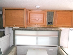 2003 WINNEBAGO MINNIE C-CLASS
