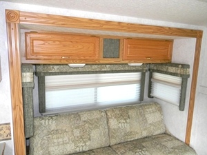 2003 WINNEBAGO MINNIE C-CLASS