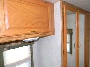 2003 WINNEBAGO MINNIE C-CLASS
