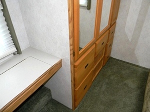 2003 WINNEBAGO MINNIE C-CLASS