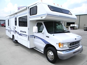 2003 WINNEBAGO MINNIE C-CLASS