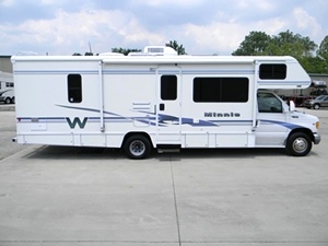 2003 WINNEBAGO MINNIE C-CLASS