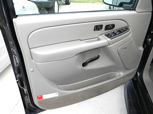 2005 CHEVY SUBURBAB 4X4