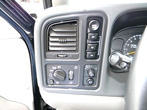 2005 CHEVY SUBURBAB 4X4