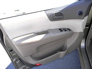 2006 KIA SEDONA (SOLD)